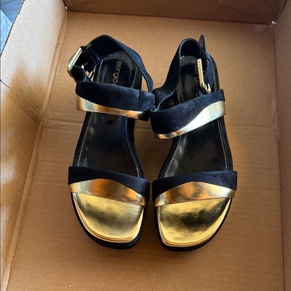 Sergio Rossi Black and Gold Women's Sandals - Picture 1 of 6